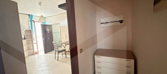 88m² Garage in Naples, Italy No. 26537 8