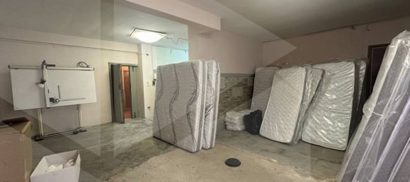 88m² Garage in Naples, Italy No. 26537 26