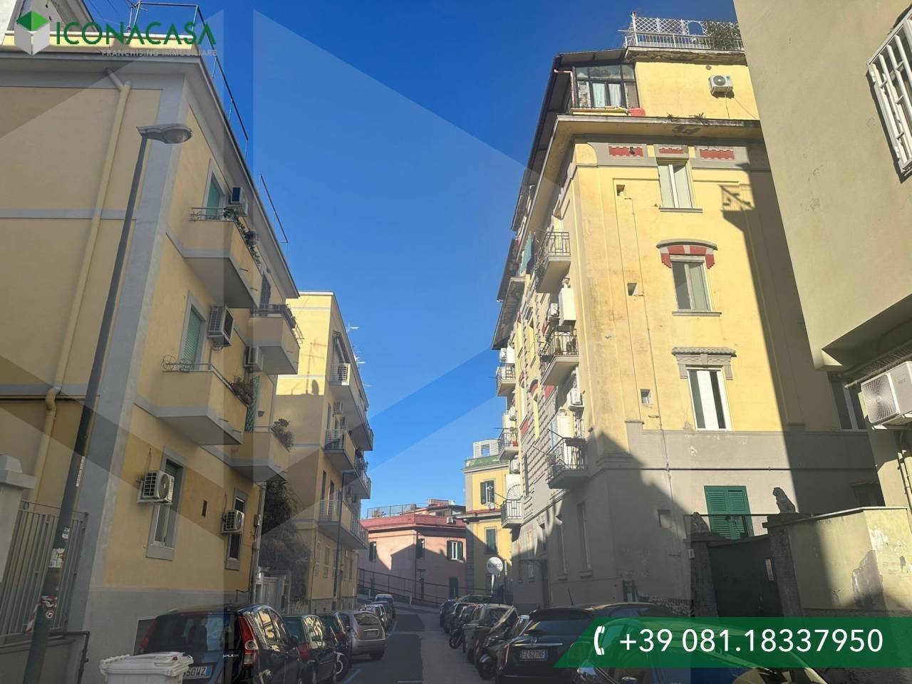 88m² Garage in Naples, Italy No. 26537