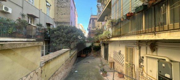 88m² Garage in Naples, Italy No. 26537 22