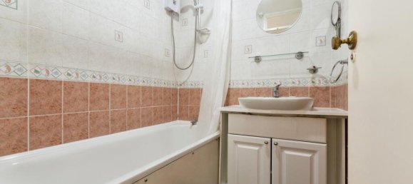 2 غرف نوم شقة في Kenley, United Kingdom رقم 8052 5