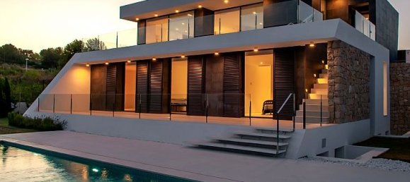 4 bedrooms Villa in Moraira, Spain No. 4413 2