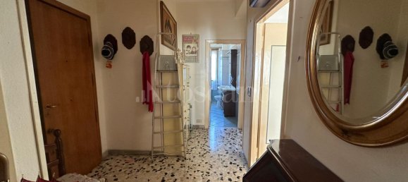 2 rooms Apartment in Rome, Italy No. 145880 6