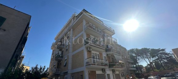 2 rooms Apartment in Rome, Italy No. 145880 3