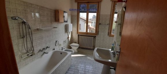 4 bedrooms Villa in Montecchio Emilia, Italy No. 280576 11