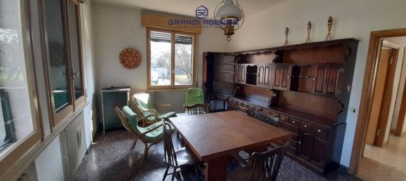 4 bedrooms Villa in Montecchio Emilia, Italy No. 280576 4