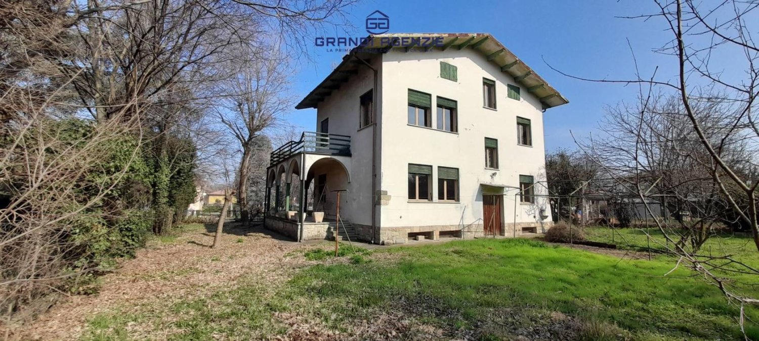 4 bedrooms Villa in Montecchio Emilia, Italy No. 280576