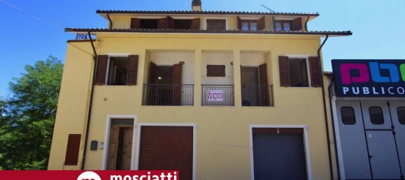 205m² Garage in Castelraimondo, Italy No. 376495 2