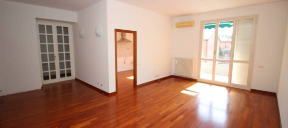 3 bedrooms Apartment in Sassuolo, Italy No. 327615 2