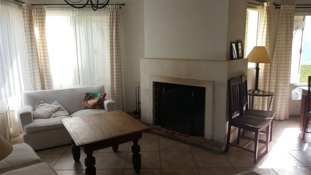 3 bedrooms House in Coronel Suarez, Argentina No. 18280