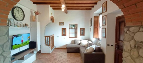 4 rooms House in Vicchio, Italy No. 33808 12
