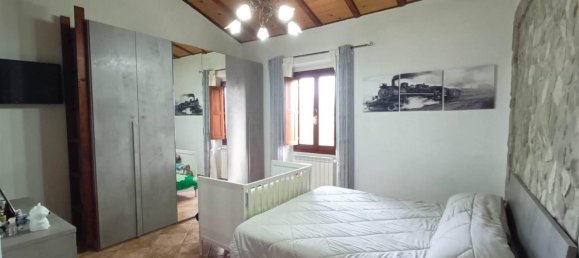 4 rooms House in Vicchio, Italy No. 33808 23