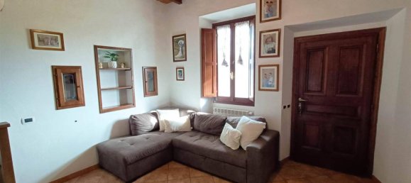 4 rooms House in Vicchio, Italy No. 33808 10