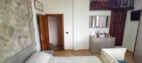 4 rooms House in Vicchio, Italy No. 33808 27