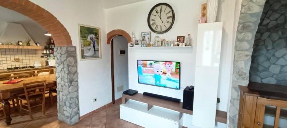 4 rooms House in Vicchio, Italy No. 33808 8
