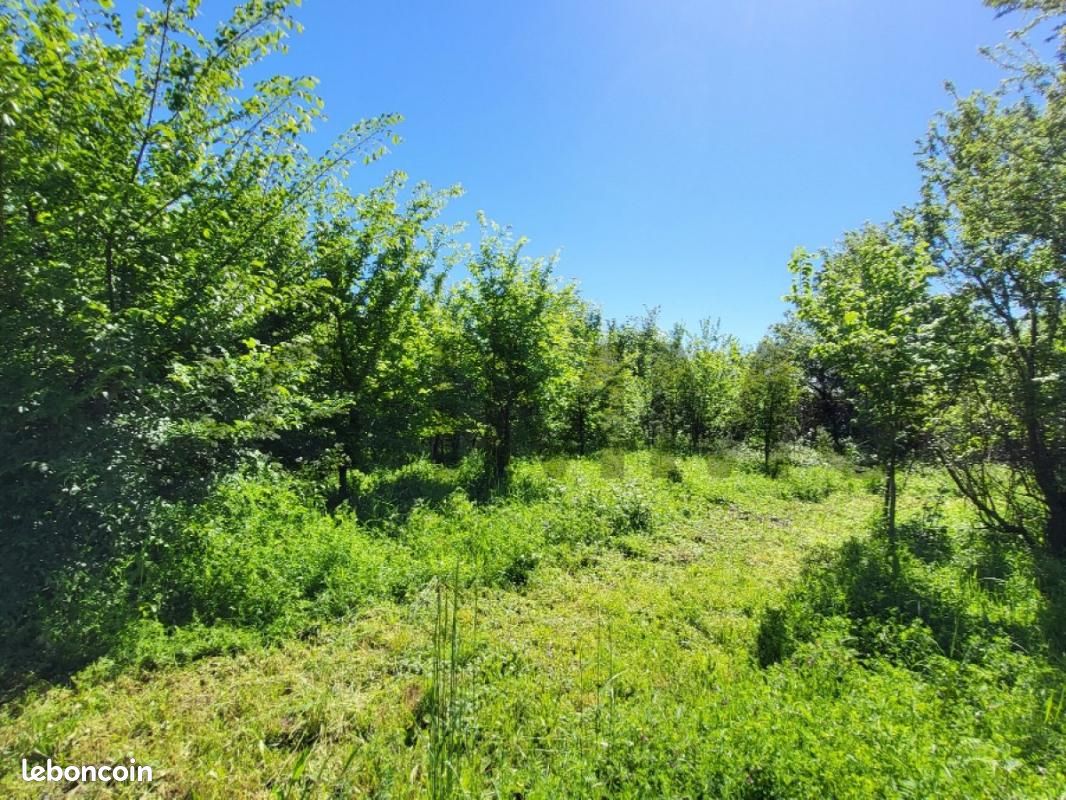 1754m² Land in Uzes, France No. 202952