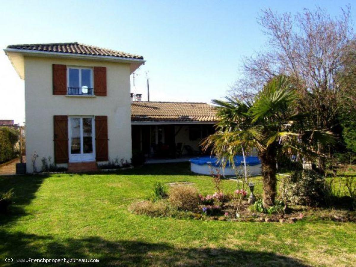 5 bedrooms House in Pauillac, France No. 2286