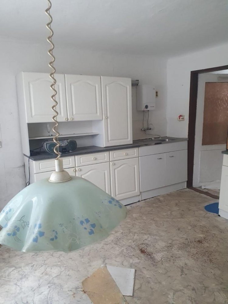 Adosado de 6 habitaciónes en Suhl, Germany No. 102976