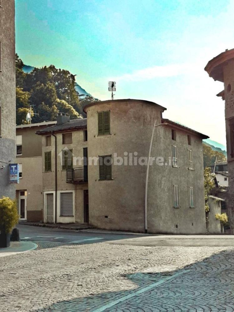 4 bedrooms Villa in Caiolo, Italy No. 295891