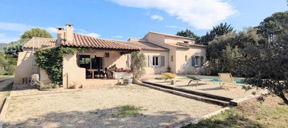 Villa de 5 dormitorios en Lauris, France No. 342593 2