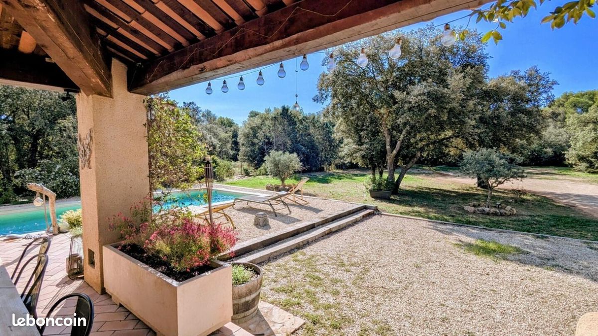 Villa de 5 dormitorios en Lauris, France No. 342593