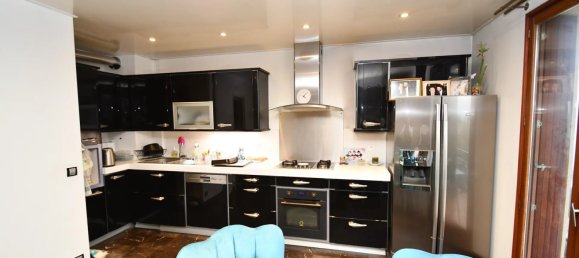 2 bedrooms Apartment in Les Pavillons-sous-Bois, France No. 183684 8