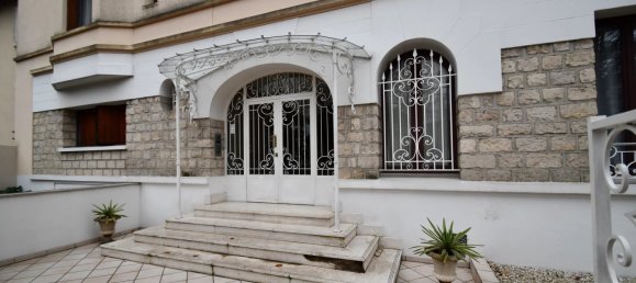 2 bedrooms Apartment in Les Pavillons-sous-Bois, France No. 183684 6