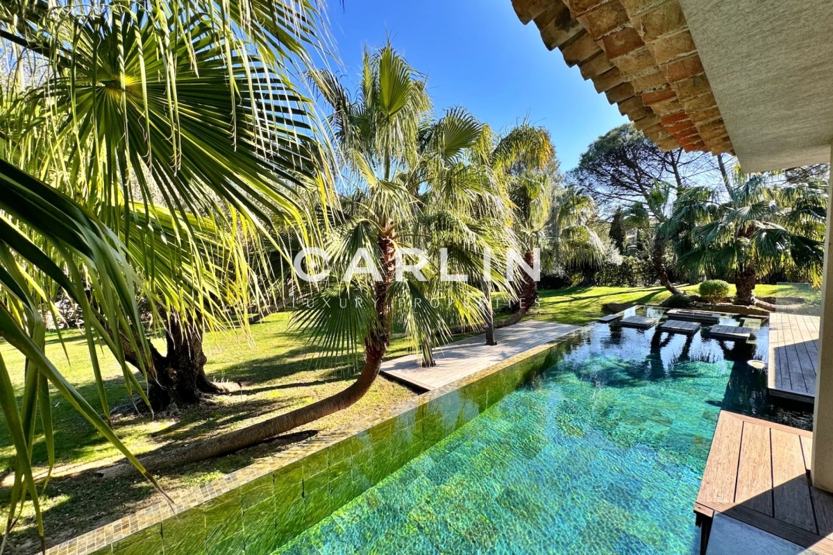 5 bedrooms Villa in Saint-Tropez, France No. 344188