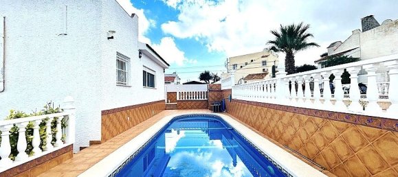 3 bedrooms Villa in Urbanizacion Las Filipinas, Spain No. 287229 5