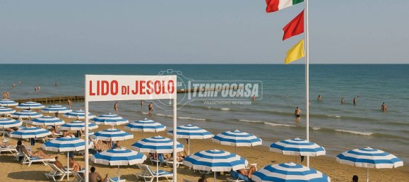 12m² Garage in Jesolo, Italy No. 293550 12