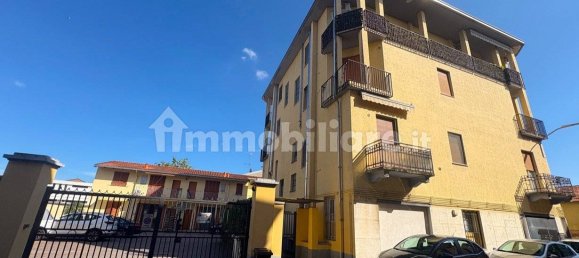 2 bedrooms Apartment in Vigevano, Italy No. 378754 2