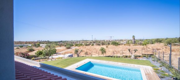 7 bedrooms Villa in Quarteira, Portugal No. 31906 11