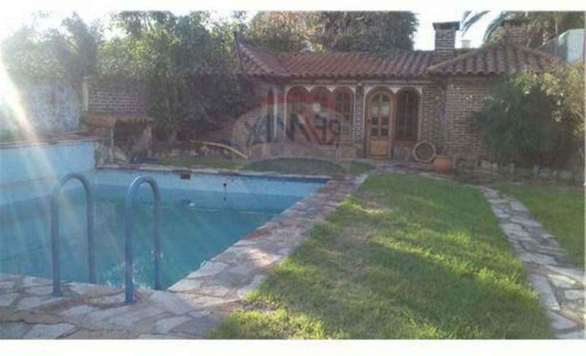 4 Schlafzimmer Haus in Moron, Argentina, Nr. 2130