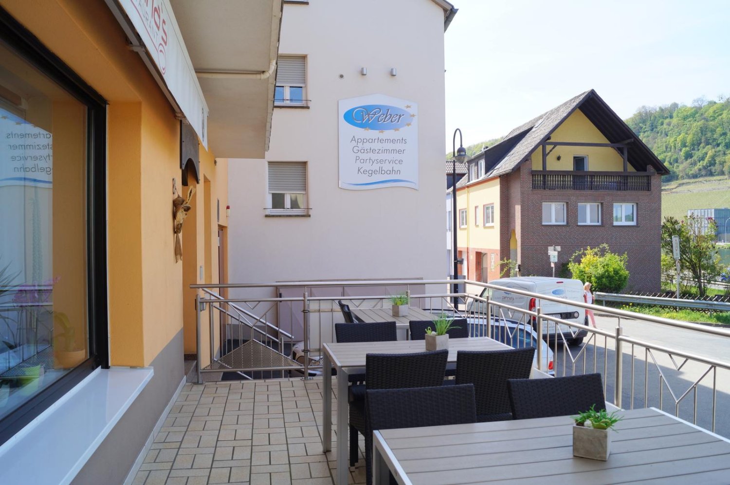 Отель, гостиница с 20 комнатами в Трир-Саарбург, Германия № 254741