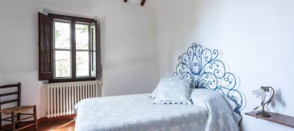 12 rooms House in Castiglione del Lago, Italy No. 56043 17