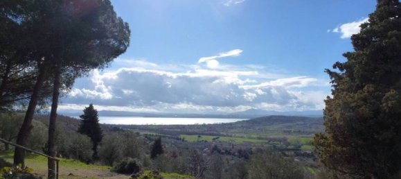 12 rooms House in Castiglione del Lago, Italy No. 56043 2