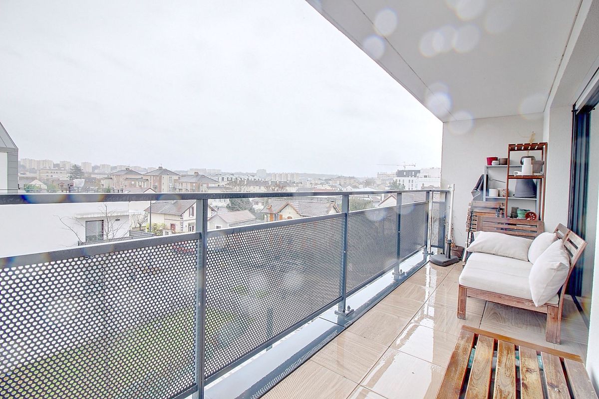 2 bedrooms Apartment in Poissy, France No. 168509