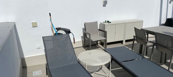 2 bedrooms Penthouse in Estepona, Spain No. 33945 4