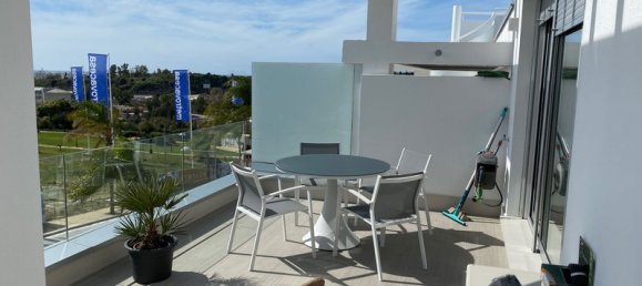 2 bedrooms Penthouse in Estepona, Spain No. 33945 3