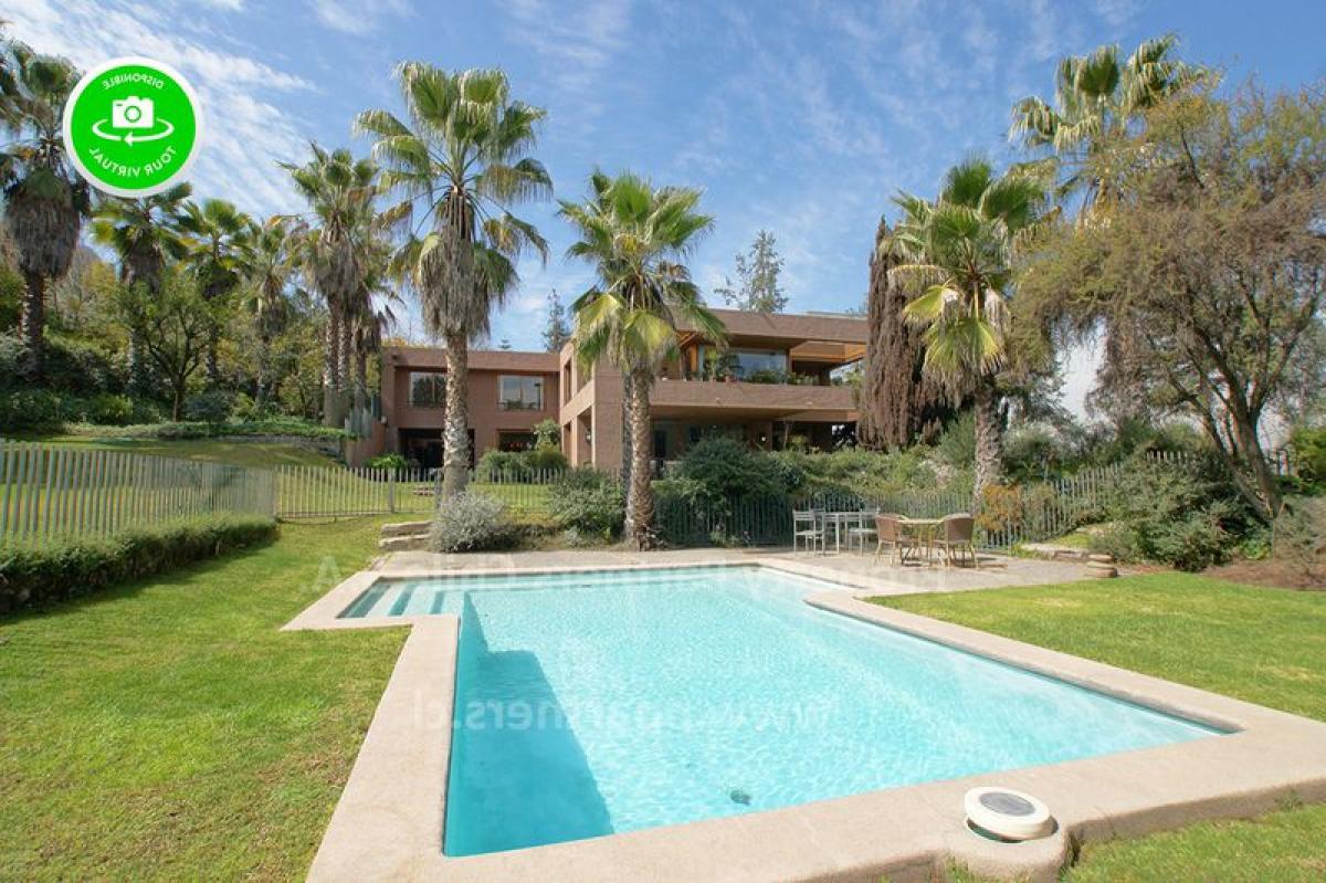 4 bedrooms House in Santiago, Chile No. 2369