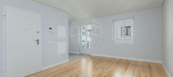 2 bedrooms Apartment in Lisbon, Portugal No. 70389 2