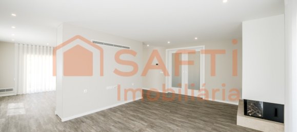 4 غرف نوم منزل في Marinha Grande, Portugal رقم 137793 48