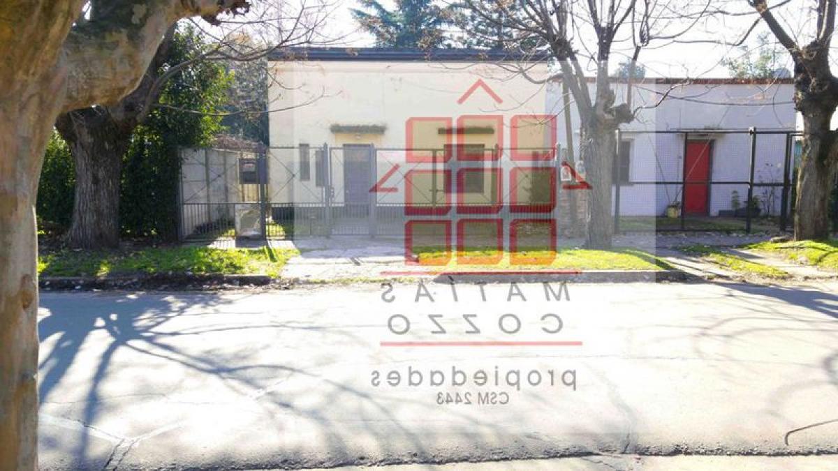 2 bedrooms House in Florencio Varela, Argentina No. 12333