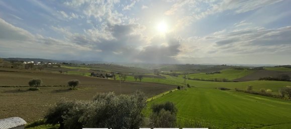 4 rooms Villa in Agugliano, Italy No. 15144 2