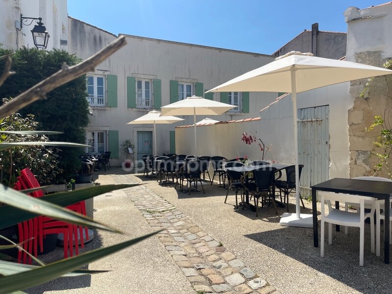 Здание с 4 спальнями в Сен-Мартен-де-Ре, Франция № 192704