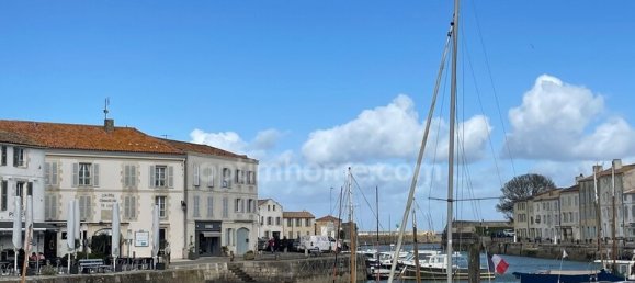 Здание с 4 спальнями в Сен-Мартен-де-Ре, Франция № 192704 2