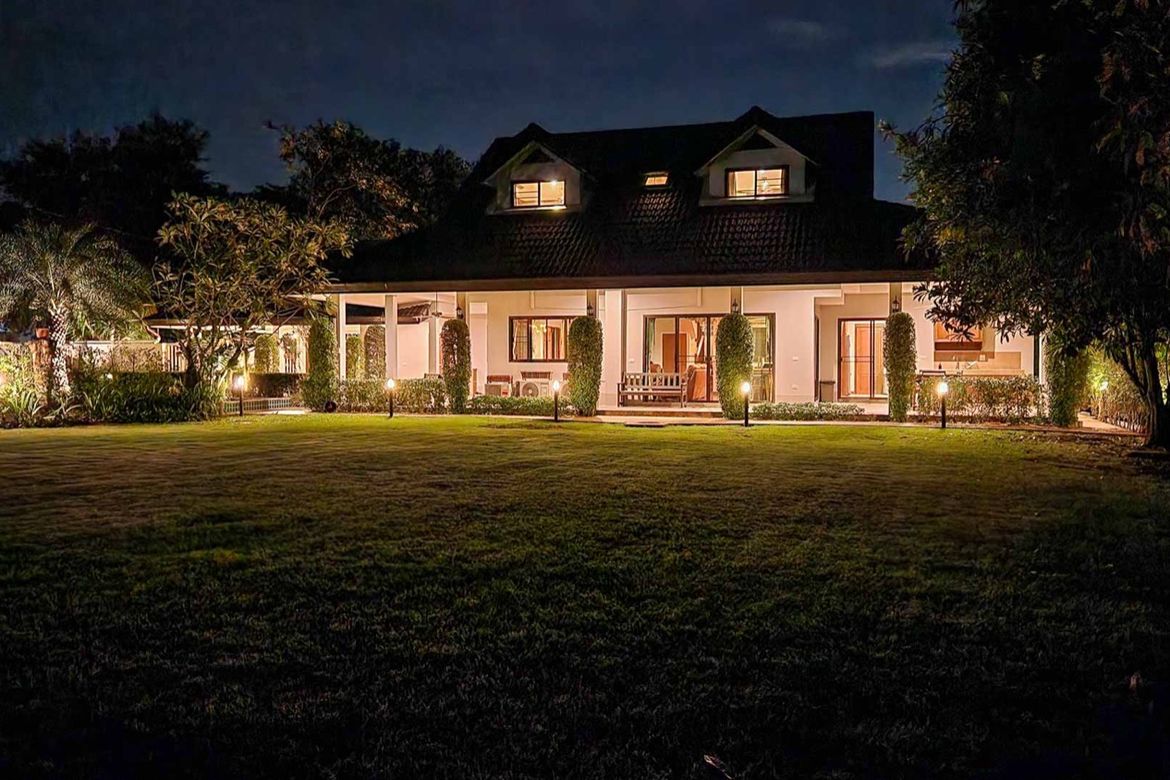 5 bedrooms House in Chiang Mai, Thailand No. 27034