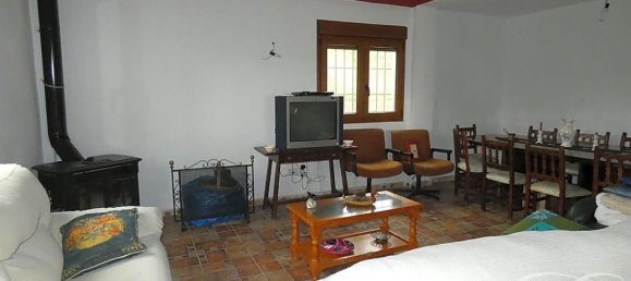 4 bedrooms House in Alcaucin, Spain No. 45136 3