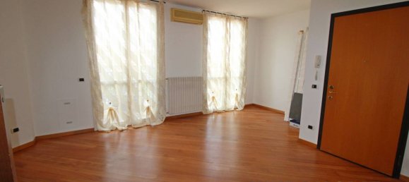 2 bedrooms Apartment in Marcallo con Casone, Italy No. 296779 5