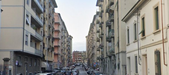 4 rooms Apartment in Florence, Italy No. 33027 7